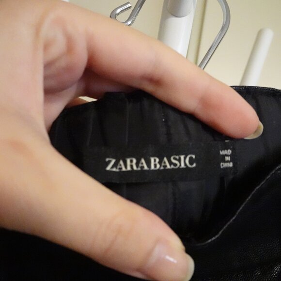 ZARA Basic Pleather Short Skirt Size XS - Picture 3 of 6